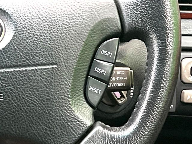 �y�N���[�Y�R���g���[���z�������H�����N���N���s�B�A�N�Z���𗣂��Ă���葬�x�ő��s���ł��A�������^�]���̕��S���y��!�����E�������ȒP�ȃX�C�b�`����Œ����ł��܂��B