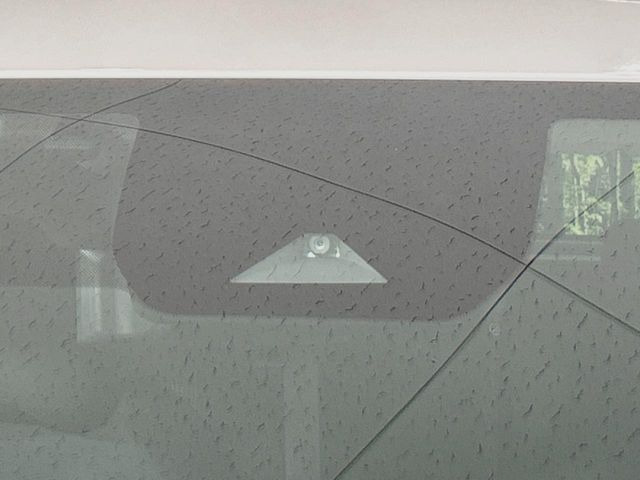 �y�C���e���W�F���g�G�}�[�W�F���V�[�u���[�L�z�t�����g�J�����őO���̎ԗ�����s�҂����m�B�Փ˂������Ȏ��͏Փ˔�Q�y���u���[�L���쓮�A�Փˉ�����T�|�[�g�B�����S�Ƀh���C�u�����y���݂��������܂��B