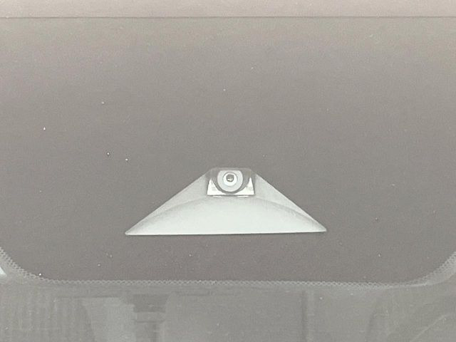 �y�C���e���W�F���g�G�}�[�W�F���V�[�u���[�L�z�t�����g�J�����őO���̎ԗ�����s�҂����m�B�Փ˂������Ȏ��͏Փ˔�Q�y���u���[�L���쓮�A�Փˉ�����T�|�[�g�B�����S�Ƀh���C�u�����y���݂��������܂��B