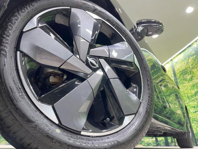 �y����17�C���`�A���~�z�C�[���z�O�ςɃ}�b�`���������A���~�z�C�[���𑕒����Ă���܂��B�e��ЊO�A���~�z�C�[����A�X�^�b�h���X�^�C�����戵�����Ă���܂��B���񂲑��k����������