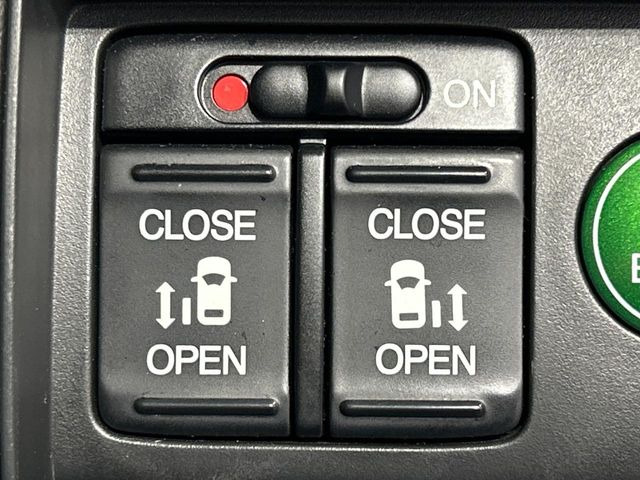 �y�����p���[�X���C�h�h�A�z�X�}�[�g�L�[��^�]�Ȃ̃X�C�b�`�Ō�ȗ����X���C�h�h�A�̊J���\���d��������͂����ăh�A���J����K�v�������A�����Ȃ��q�l�ł��ȒP�ɊJ���߂ł����K�ł���