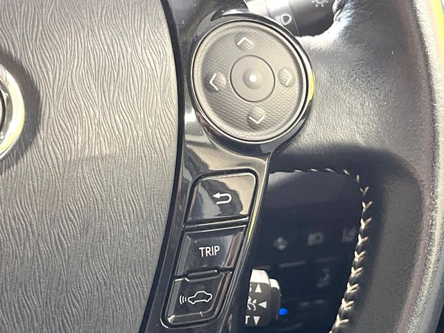 【レーダークルーズコントロール】高速道路での長距離走行が楽に!!自動で速度を保つクルーズコントロールが、衝突軽減システムと連携し、前方の車両を感知して車間を保つように速度調節してくれます!!