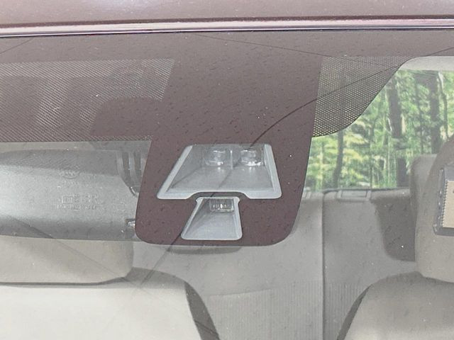 �y�G�}�[�W�F���V�[�u���[�L�z���s���ɑO���̎ԗ�����F�����A�Փ˂������Ȏ��͌x��ƃu���[�L�ŏՓˉ���Ɣ�Q�y�����A�V�X�g�B�����S�Ƀh���C�u�����y���݂��������܂��B