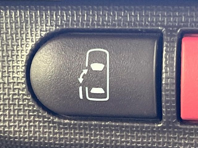 �y�p���[�X���C�h�h�A�z�X�}�[�g�L�[��^�]�Ȃ̃X�C�b�`�ŃX���C�h�h�A�̊J���\���d��������͂����ăh�A���J����K�v�������A���������q�l�ł��A�d���ו��������Ă��鎞�����N�ɊJ���߂ł��܂���