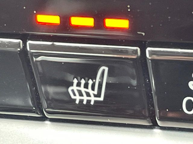 ���S�ȃV�[�g�q�[�^�[:���������ӂ�郌�U�[�V�[�g�ɁA�O�ȁE��ȂɃV�[�g�q�[�^�[�𓋍ڂ��Ă���܂��B