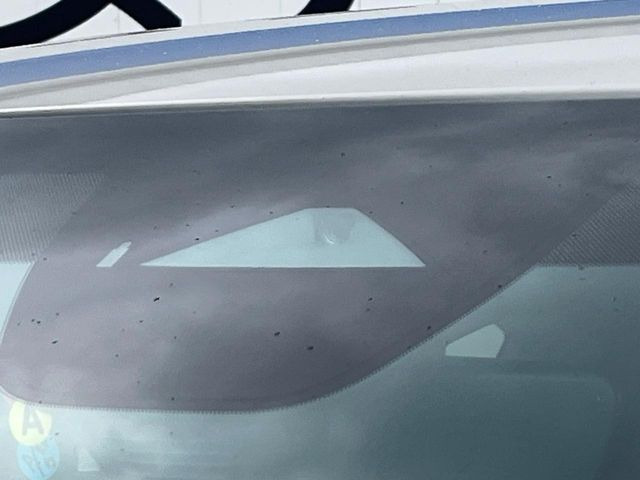 �yi-ACTIVESENSE�z���s���ɑO���̎ԗ�����F�����A�Փ˂������Ȏ��͌x��ƃu���[�L�ŏՓˉ���Ɣ�Q�y�����A�V�X�g�B�����S�Ƀh���C�u�����y���݂��������܂��B