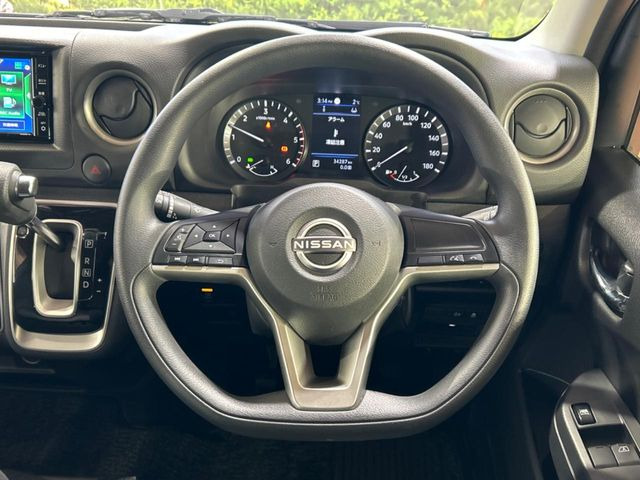 �y�X�e�A�����O�X�C�b�`�z�^�]���A�O������ڐ������炷���ƂȂ��A�I�[�f�B�I���̑��삪�\�ȕ֗��@�\!���S&���K�ȃh���C�u�����o���Ă���܂���