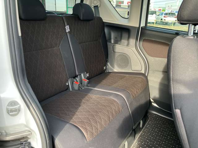 ���g�̂ɍ��킹�đO���p�x�������ł��郊�A�V�[�g����l������Ă������g�߂�قǗ]�T�̍L���ł���