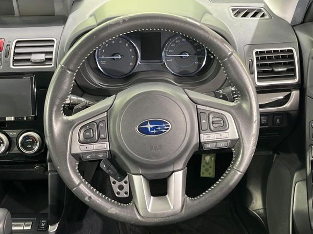 �y�����v�����X�e�A�����O�z�㎿�Ȋv���g�p���邱�ƂŁA��ɂ����������݂ƂĂ��^�]���₷���n���h���ł���