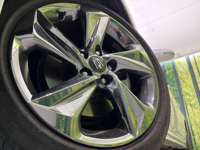 �y����18�C���`�A���~�z�C�[���z�O�ςɃ}�b�`���������A���~�z�C�[���𑕒����Ă���܂��B�e��ЊO�A���~�z�C�[����A�X�^�b�h���X�^�C�����戵�����Ă���܂��B���񂲑��k����������