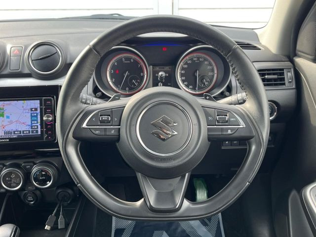 �y�����v�����X�e�A�����O�z�㎿�Ȋv���g�p���邱�ƂŁA��ɂ����������݂ƂĂ��^�]���₷���n���h���ł���