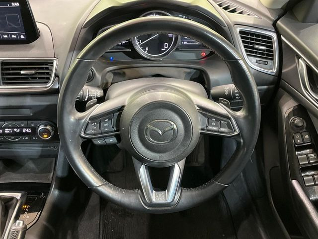 �y�����v�����X�e�A�����O�z�㎿�Ȋv���g�p���邱�ƂŁA��ɂ����������݂ƂĂ��^�]���₷���n���h���ł���