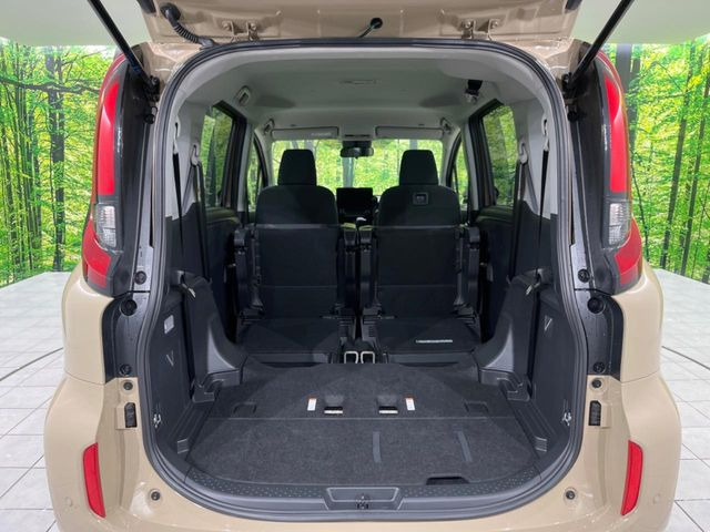 ���i�̂���������ʋ΁A���}���ɏ\���ȉ׎��X�y�[�X���m�ۂ��Ă���܂��B�Z�J���h�V�[�g��|���ƁA�傫�ȉו��̐ύڂ��\�ł���