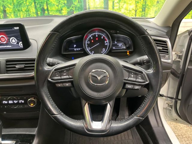 �y�X�}�[�g�u���[�L�T�|�[�g�z���s���ɑO���̎ԗ�����F�����A�Փ˂������Ȏ��͌x��ƃu���[�L�ŏՓˉ���Ɣ�Q�y�����A�V�X�g�B�����S�Ƀh���C�u�����y���݂��������܂��B