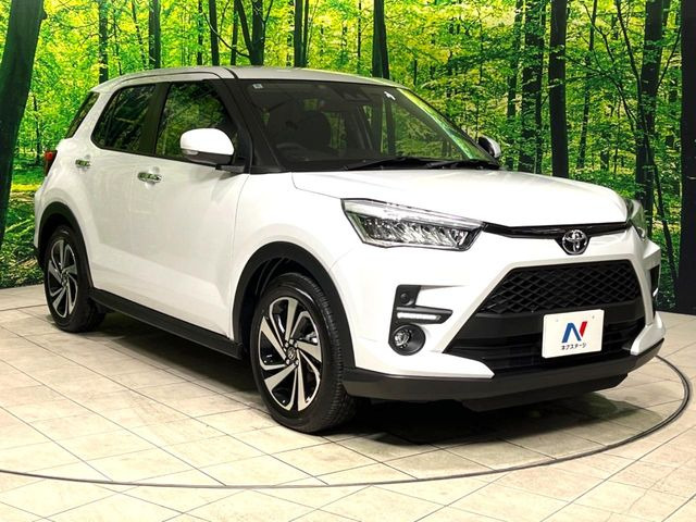 高透明度のガラス皮膜で撥水はもちろん、上質なツヤ・光沢を実現。紫外線や酸性雨から大切な愛車を保護し、色あせ・劣化を防止。「弾スプラッシュコート」、「弾プリミッサコート」からお選びいただけます。