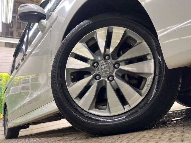 �y����16�C���`�A���~�z�C�[���z�O�ςɃ}�b�`���������A���~�z�C�[���𑕒����Ă���܂��B�e��ЊO�A���~�z�C�[����A�X�^�b�h���X�^�C�����戵�����Ă���܂��B���񂲑��k����������