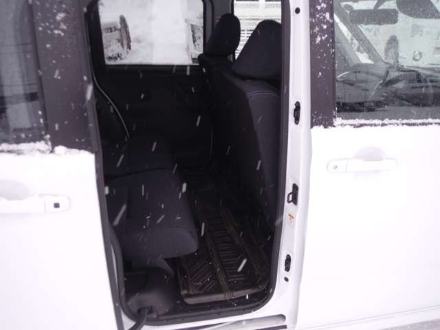 ���X�͎Ԃ̕i���Ɏ��M�������Ă��܂�!�Ȃ̂ŁA���܂��܂Ȋp�x����70���ȏ�̂��ʐ^�ڂ��Ă��܂��B