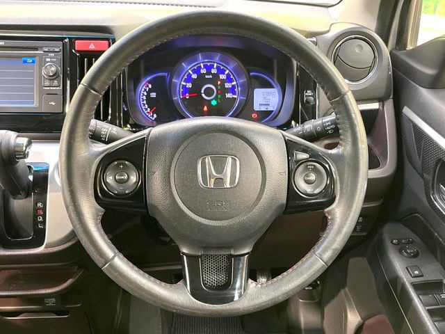 �y�����v�����X�e�A�����O�z�㎿�Ȋv���g�p���邱�ƂŁA��ɂ����������݂ƂĂ��^�]���₷���n���h���ł���