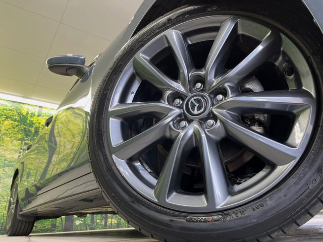 �y����18�C���`�A���~�z�C�[���z�O�ςɃ}�b�`���������A���~�z�C�[���𑕒����Ă���܂��B�e��ЊO�A���~�z�C�[����A�X�^�b�h���X�^�C�����戵�����Ă���܂��B���񂲑��k����������