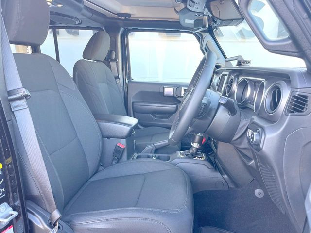 ���V�[�g�̎g�p��:�j��E�ւ�������Ȃ��A�����̒ʂ肫�ꂢ�ȏ�Ԃ��ێ����Ă���܂��B�܂��A�����N���[�j���O�E�R�[�e�B���O�����p�����������܂��B