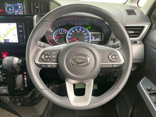 �y�����v�����X�e�A�����O�z�㎿�Ȋv���g�p���邱�ƂŁA��ɂ����������݂ƂĂ��^�]���₷���n���h���ł���