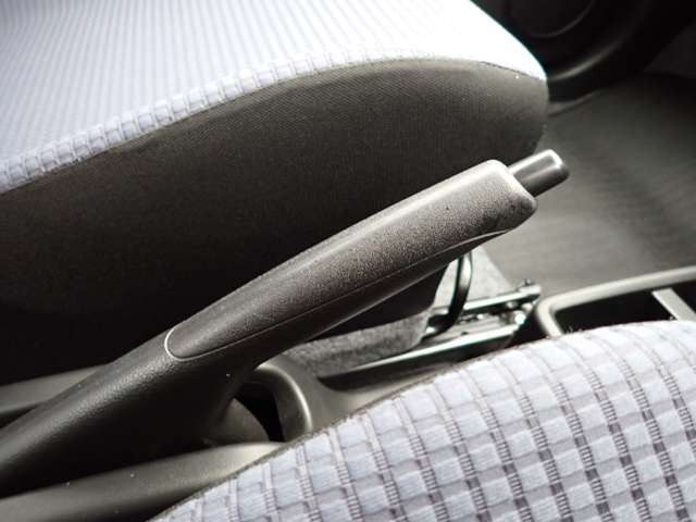 �T�C�h�u���[�L�ł��B