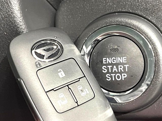 �y�L�[�t���[�V�X�e���z�J�o����|�P�b�g�ɓ��ꂽ�܂܂ł��h�A�̎{���E�������\�ȃX�}�[�g�L�[�𑕔��B�G���W���̃I���E�I�t�����J�M�����o���K�v����������Ƃ��Ă��֗��ł���