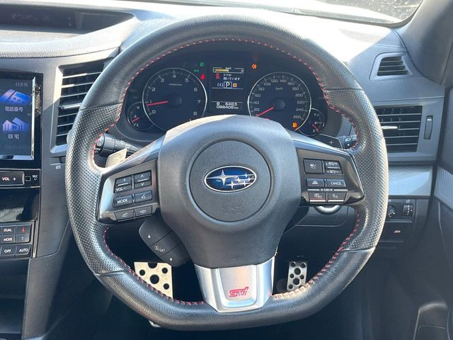 �y�����v�����X�e�A�����O�z�㎿�Ȋv���g�p���邱�ƂŁA��ɂ����������݂ƂĂ��^�]���₷���n���h���ł���