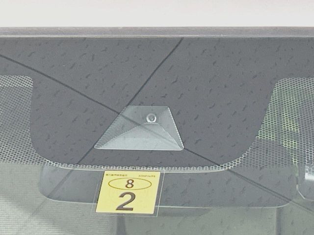 �y�z���_�Z���V���O�z���s���ɑO���̎ԗ�����F�����A�Փ˂������Ȏ��͌x��ƃu���[�L�ŏՓˉ���Ɣ�Q�y�����A�V�X�g�B�����S�Ƀh���C�u�����y���݂��������܂��B