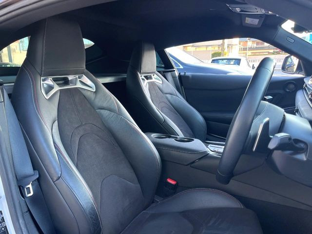 �y�n�[�t���U�[�V�[�g�z�������ƍ���S�n�𗼗������l�C�̃V�[�g���w�ʁE���ʂ̃t�@�u���b�N�f�ނ́A�ʋC���̗ǂ��⊊��ɂ����ɗD��Ă��܂��B�C���╞���ɍ��E���ꂸ���K�ɂ���肢�������܂��B