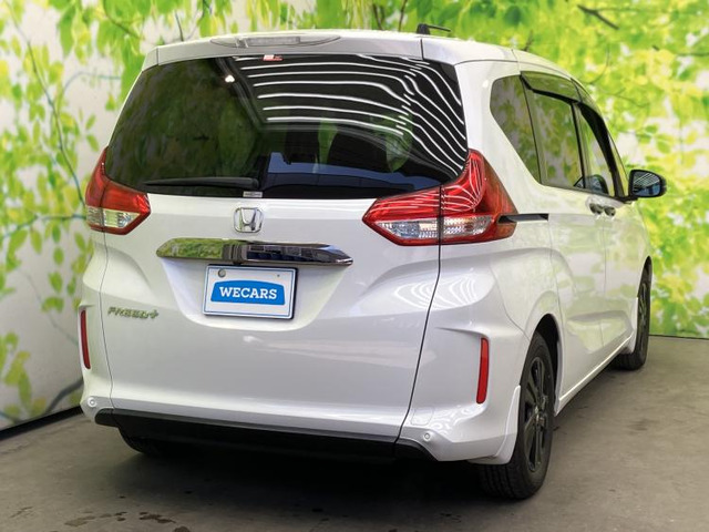 フリード+1.5 G ブラックスタイル