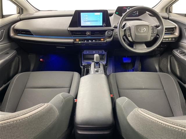 プリウス2.0 G E-Four 4WD