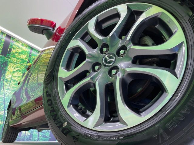 �y����16�C���`�A���~�z�C�[���z�O�ςɃ}�b�`���������A���~�z�C�[���𑕒����Ă���܂��B�e��ЊO�A���~�z�C�[����A�X�^�b�h���X�^�C�����戵�����Ă���܂��B���񂲑��k����������