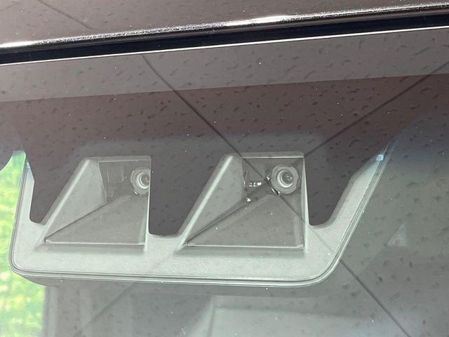 �y�X�}�[�g�A�V�X�g�z���s���ɑO���̎ԗ�����F�����A�Փ˂������Ȏ��͌x��ƃu���[�L�ŏՓˉ���Ɣ�Q�y�����A�V�X�g�B�����S�Ƀh���C�u�����y���݂��������܂��B