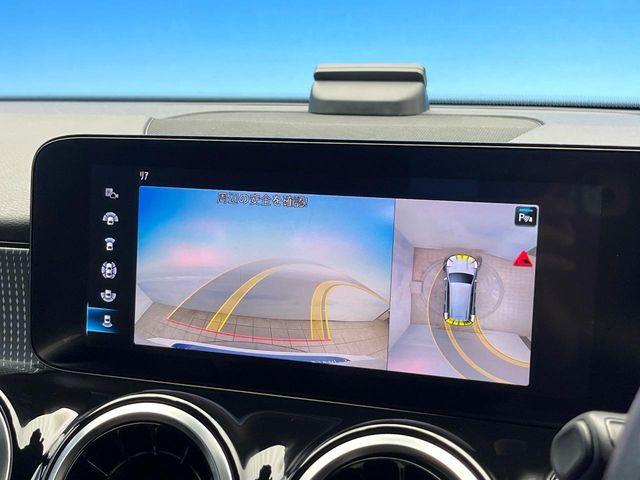 ���p�m���~�b�N�r���[���j�^�[:��p�̃J�����ɂ��A�ォ�猩���낵���悤�Ȏ��_��360�x�N���}�̎��͂��m�F���邱�Ƃ��ł��܂������p�������m�F���₷���A�����ꏊ�ł̐؂�Ԃ��⒓�Ԃ��X���[�Y�ɍs���܂��B