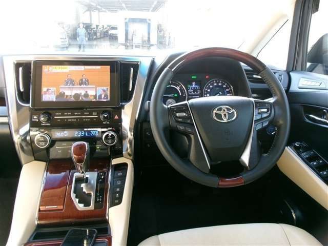 ヴェルファイアハイブリッド 2.5 V E-Four 4WD