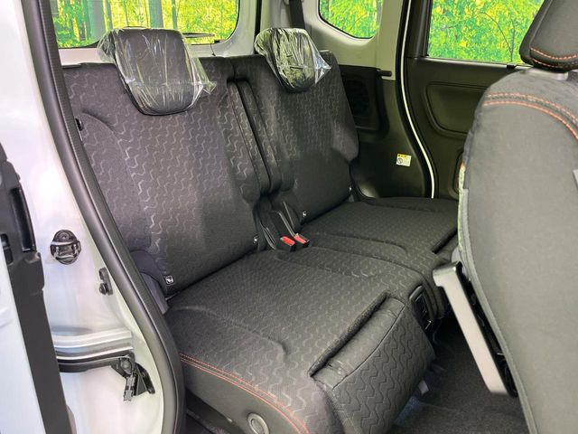 ���i���ȃI���W�i���t���A�}�b�g���I�v�V�����ɂĂ��p�ӂ��Ă���܂��B���D���ȃf�U�C����J���[�����Ԃɍ��킹�đI��ł����������Ƃ��ł��܂���