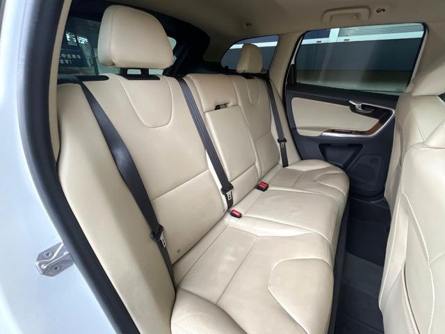 ���㕔���Ȃ��C�ɂȂ�悤�ȃL�Y�E�����ւ��蓙�A�傫�ȃ_���[�W�͂Ȃ��A�ǍD�ȏ�Ԃł��B