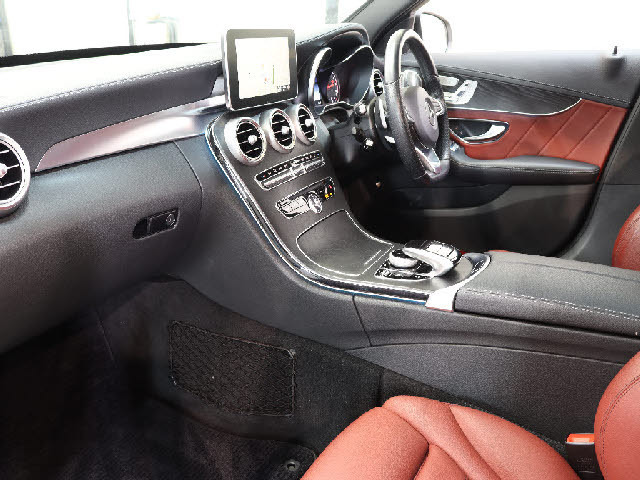 CクラスAMG C43 4マチック 4WD