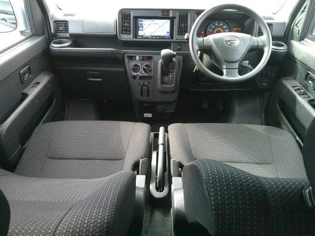 ���O���̐��|�E�{�f�B�R�[�e�B���O��CAR�N���[�j���O���Ǝ҂��{�H�������܂��̂ő�ϐ����B�I���b�N�X�����Ԃł݂͂Ȃ��܂ɉ��K�ȃh���C�u�����񑩁B