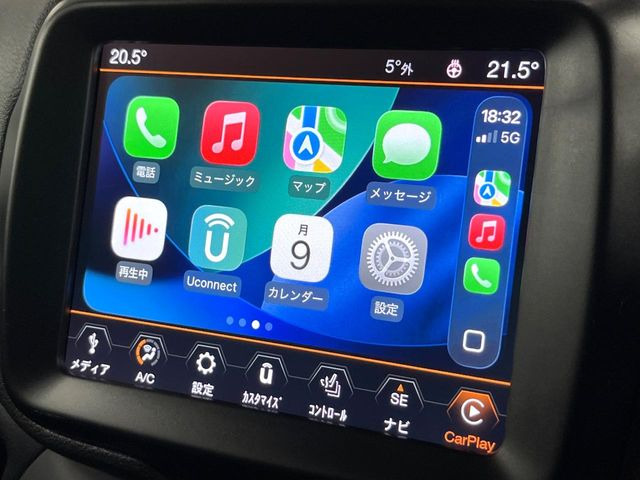 ��Apple Car Play:�X�}�z�Ƃ̗L���ڑ��ŁA�i�r�E�I�[�f�B�I�Đ��ȂǃX�}�z�̃A�v���@�\����ʂł��g����֗��@�\�ł�!