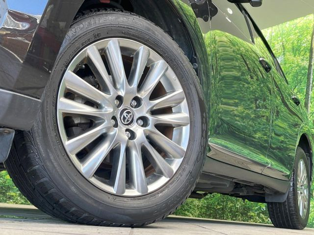 �y����18�C���`�A���~�z�C�[���z�O�ςɃ}�b�`���������A���~�z�C�[���𑕒����Ă���܂��B�e��ЊO�A���~�z�C�[����A�X�^�b�h���X�^�C�����戵�����Ă���܂��B���񂲑��k����������