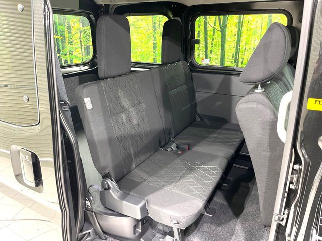 ���i���ȃI���W�i���t���A�}�b�g���I�v�V�����ɂĂ��p�ӂ��Ă���܂��B���D���ȃf�U�C����J���[�����Ԃɍ��킹�đI��ł����������Ƃ��ł��܂���