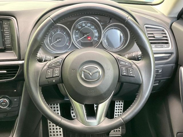 �y�����v�����X�e�A�����O�z�㎿�Ȋv���g�p���邱�ƂŁA��ɂ����������݂ƂĂ��^�]���₷���n���h���ł���