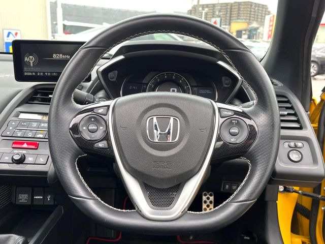 �y�����v�����X�e�A�����O�z�㎿�Ȋv���g�p���邱�ƂŁA��ɂ����������݂ƂĂ��^�]���₷���n���h���ł���