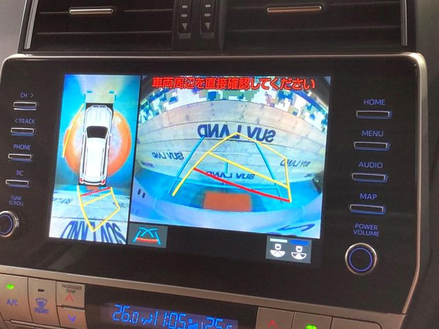 【パノラミックビューモニター】専用のカメラにより、上から見下ろしたような視点で360度クルマの周囲を確認することができます☆死角部分も確認しやすく、狭い場所での切り返しや駐車もスムーズに行えます。