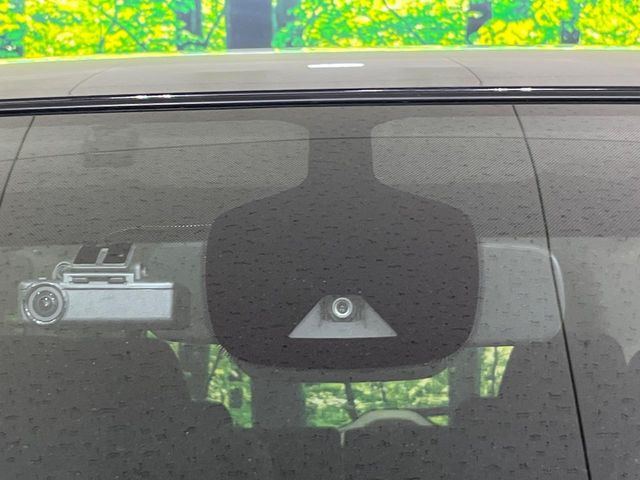 �y�C���e���W�F���g�G�}�[�W�F���V�[�u���[�L�z�t�����g�J�����őO���̎ԗ�����s�҂����m�B�Փ˂������Ȏ��͏Փ˔�Q�y���u���[�L���쓮�A�Փˉ�����T�|�[�g�B�����S�Ƀh���C�u�����y���݂��������܂��B