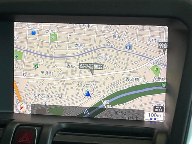 �������i�r:��̊��̂���i�r�́A����������ԓ������o���Ă���܂��BBluetooth�Đ��ȂǃI�[�f�B�I�@�\���[�����Ă���܂��̂ŁA�^�]�����y���߂܂���