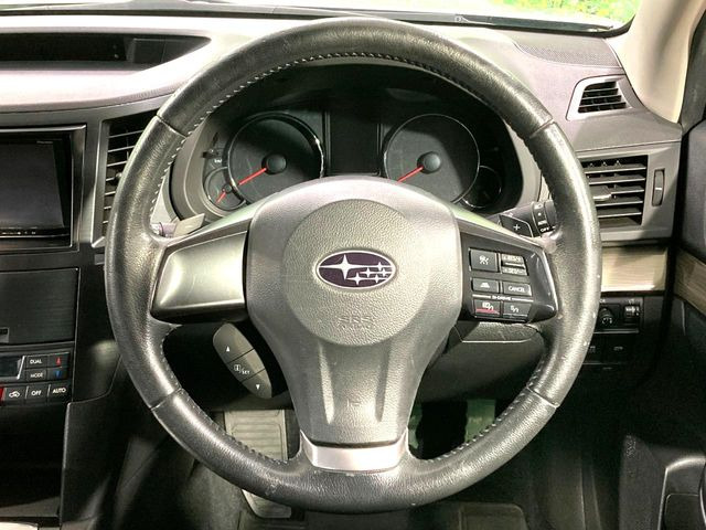 �y�����v�����X�e�A�����O�z�㎿�Ȋv���g�p���邱�ƂŁA��ɂ����������݂ƂĂ��^�]���₷���n���h���ł���