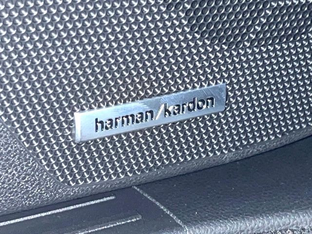 ��harman/kardon�T�E���h�V�X�e��:�I�[�f�B�I��僁�[�J�[����|����v���~�A���X�s�[�J�[�𑕔��B�����̃X�s�[�J�[����A���̗������܂ŕ����鍂�i���ȉ��y�����y���݂��������܂��B